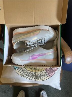 Puma Women's Cream Sneakers with Iridescent Pink Side Stripe and Peach Midsole
